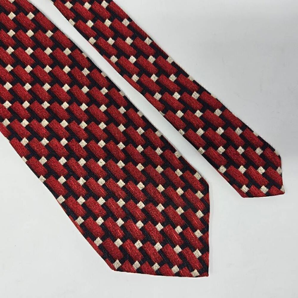 CHARLESTON TIE RACK ITALY SILK RED BLACK CREAM BRICK PATTERN SATIN 3.75" X 58"